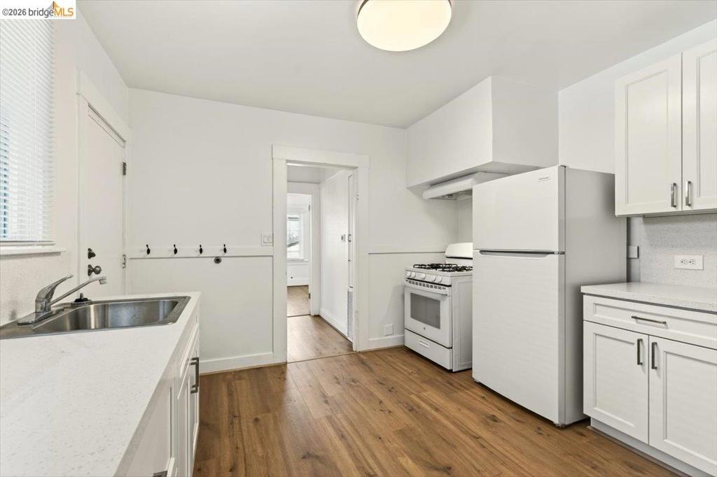 1070 1072 Aileen St Property Photo 18