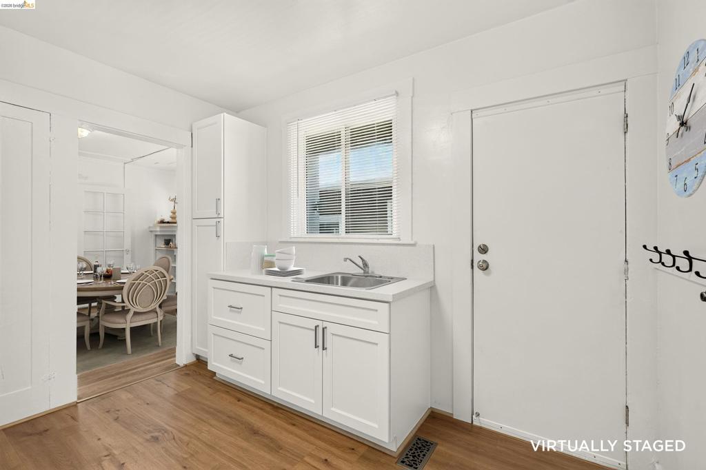 1070 1072 Aileen St Property Photo 20