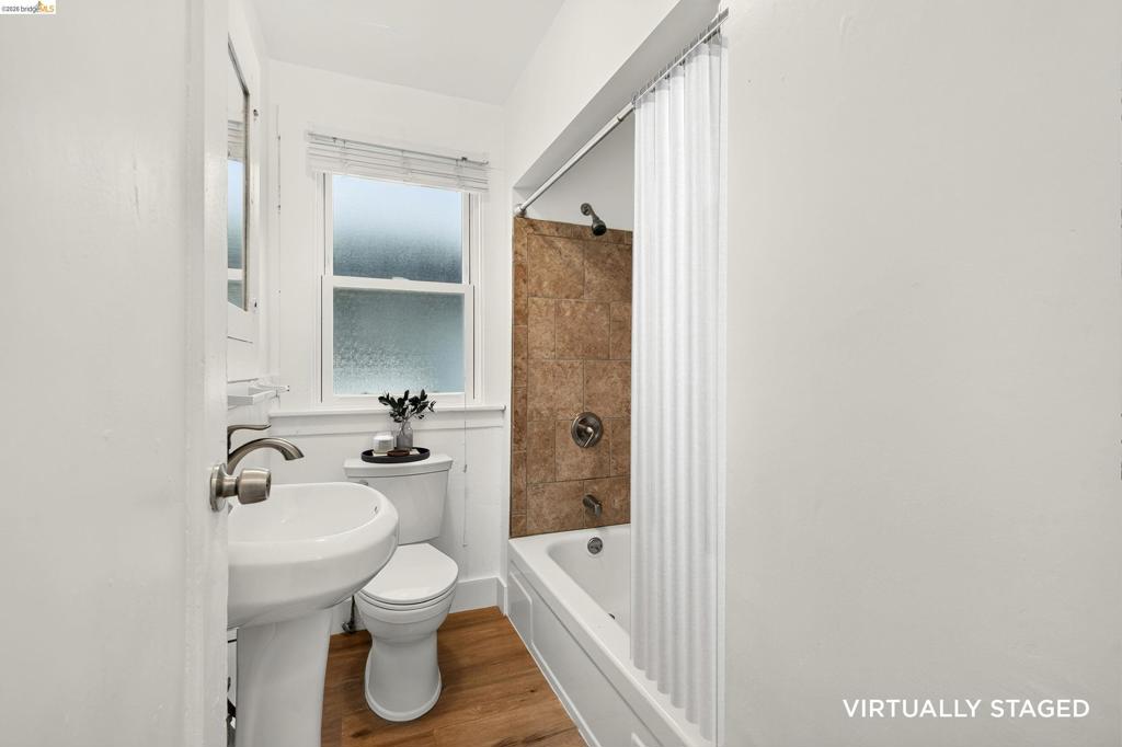 1070 1072 Aileen St Property Photo 21