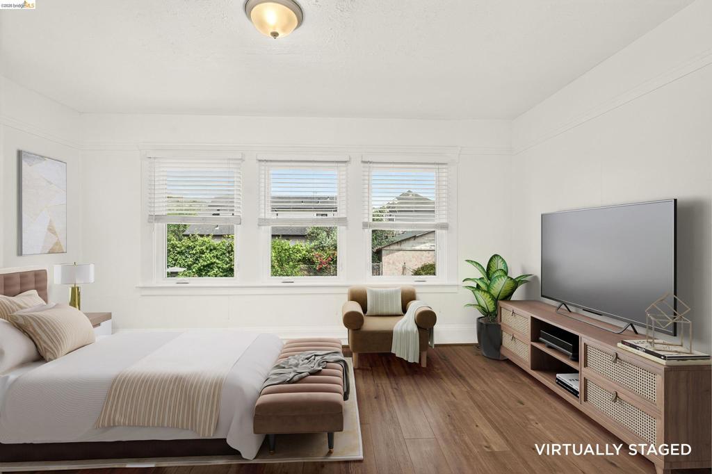 1070 1072 Aileen St Property Photo 23