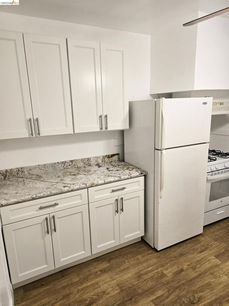 1070 1072 Aileen St Property Photo 38