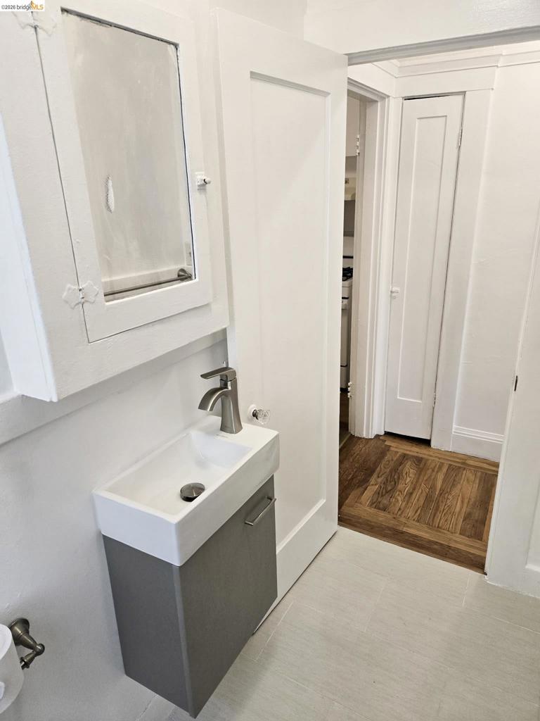 1070 1072 Aileen St Property Photo 44