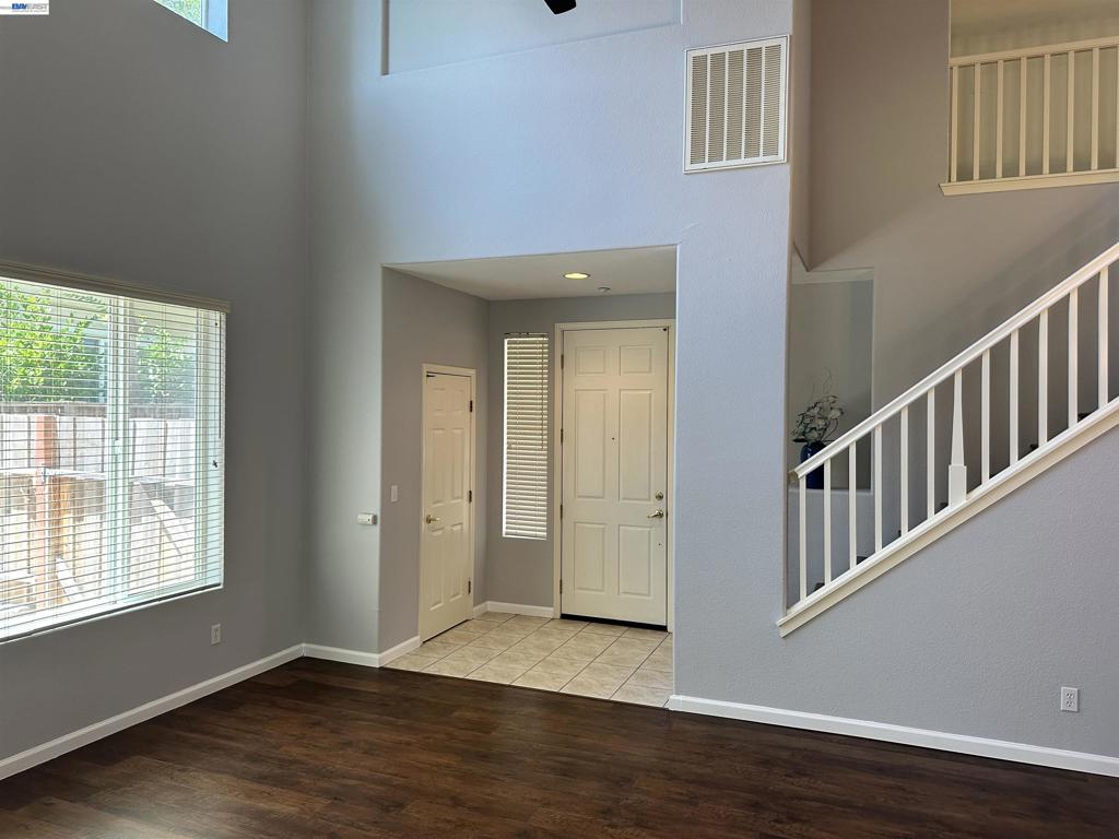 2484 Marshall Dr Property Photo 6