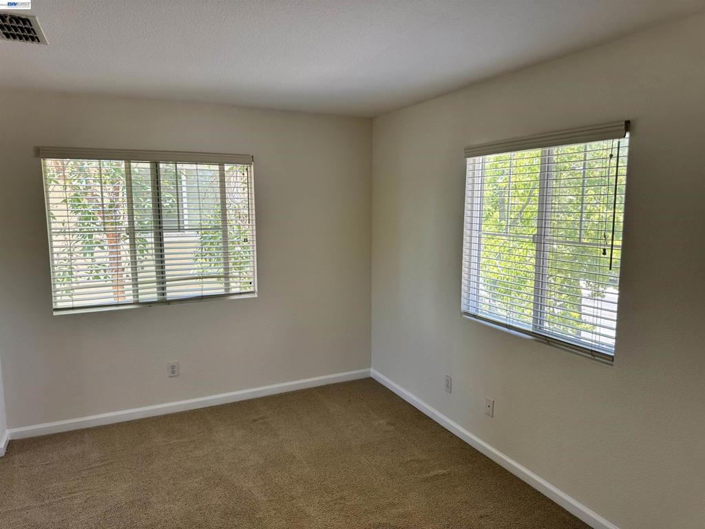 2484 Marshall Dr Property Photo 15