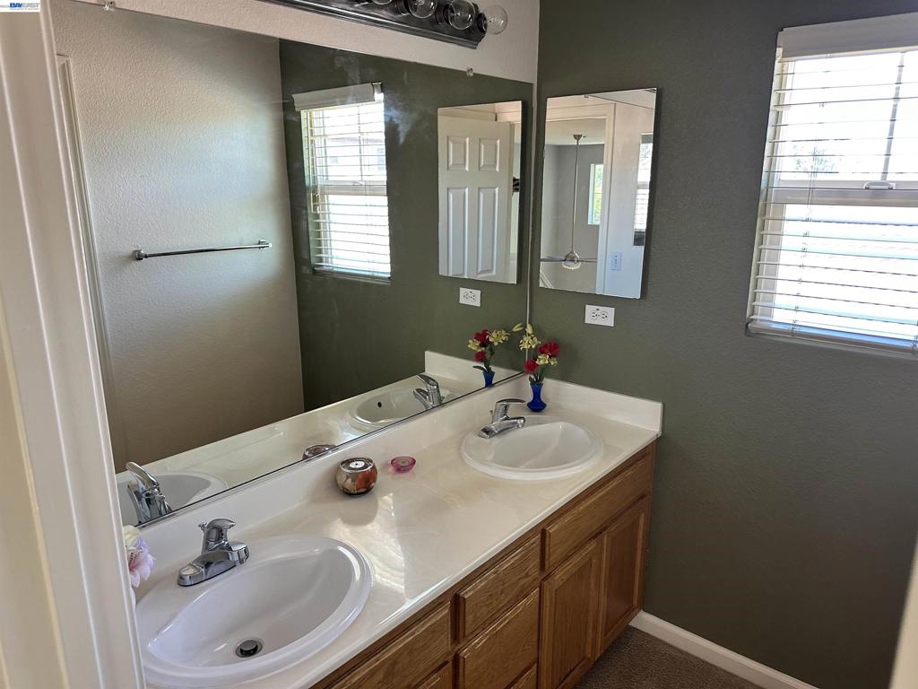 2484 Marshall Dr Property Photo 17