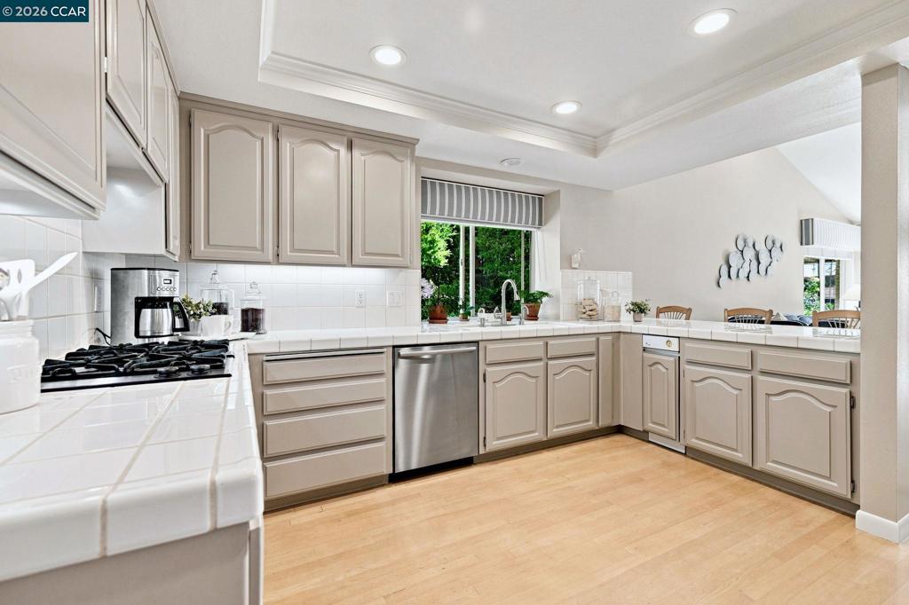 10 Edinburgh Pl Property Photo 11