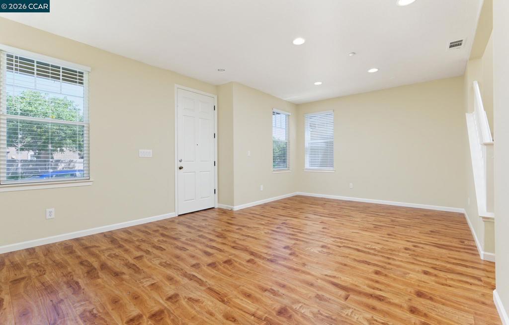 452 Chestnut St Property Photo 13