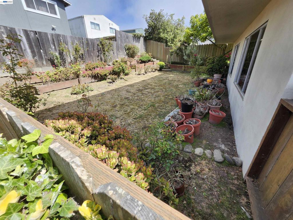 110 Sunshine Dr Property Photo 8
