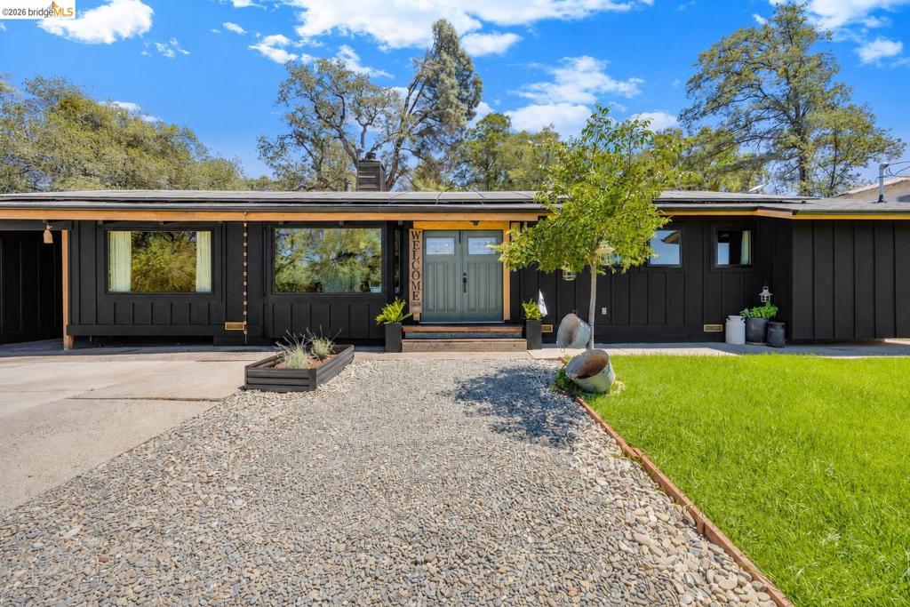 19813 Via Redonda Rd Property Photo 3