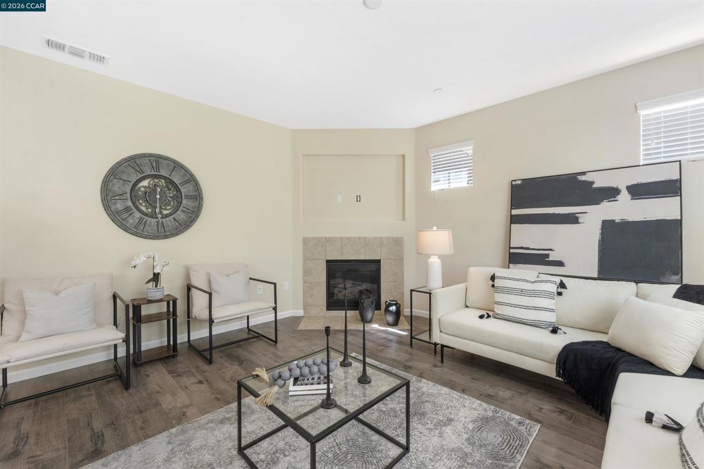 142 Halsey Way Property Photo 7