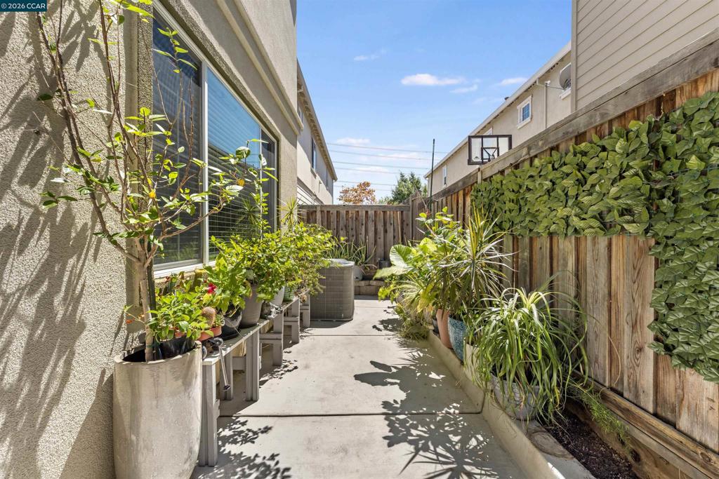 142 Halsey Way Property Photo 11
