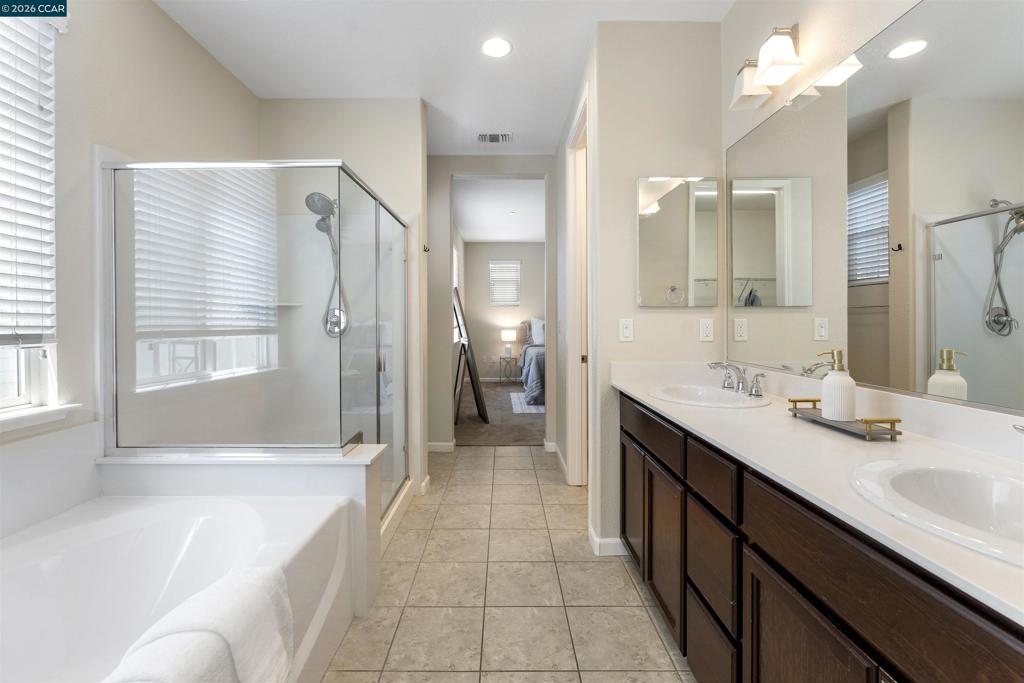 142 Halsey Way Property Photo 16