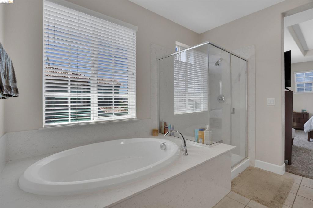 577 Sapphire Parkway Property Photo 13