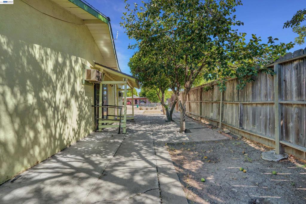 202 Arc Ave Property Photo 4