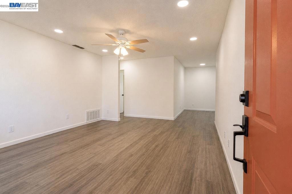7367 Single Way Property Photo 6