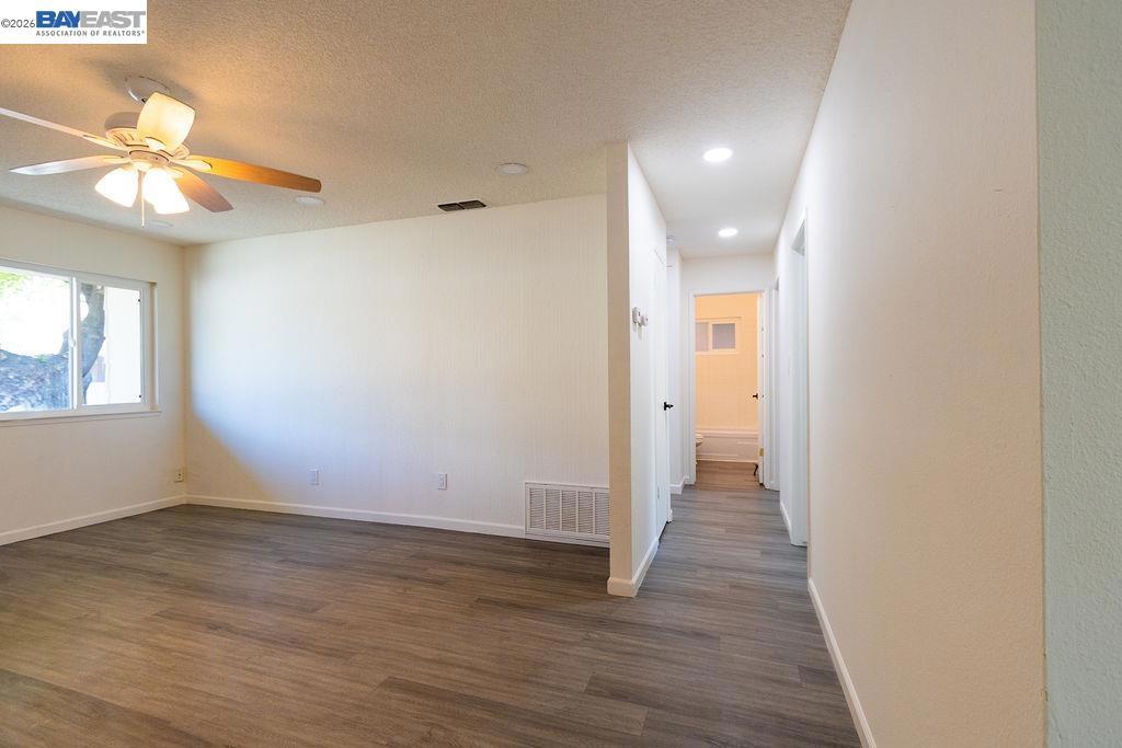 7367 Single Way Property Photo 8