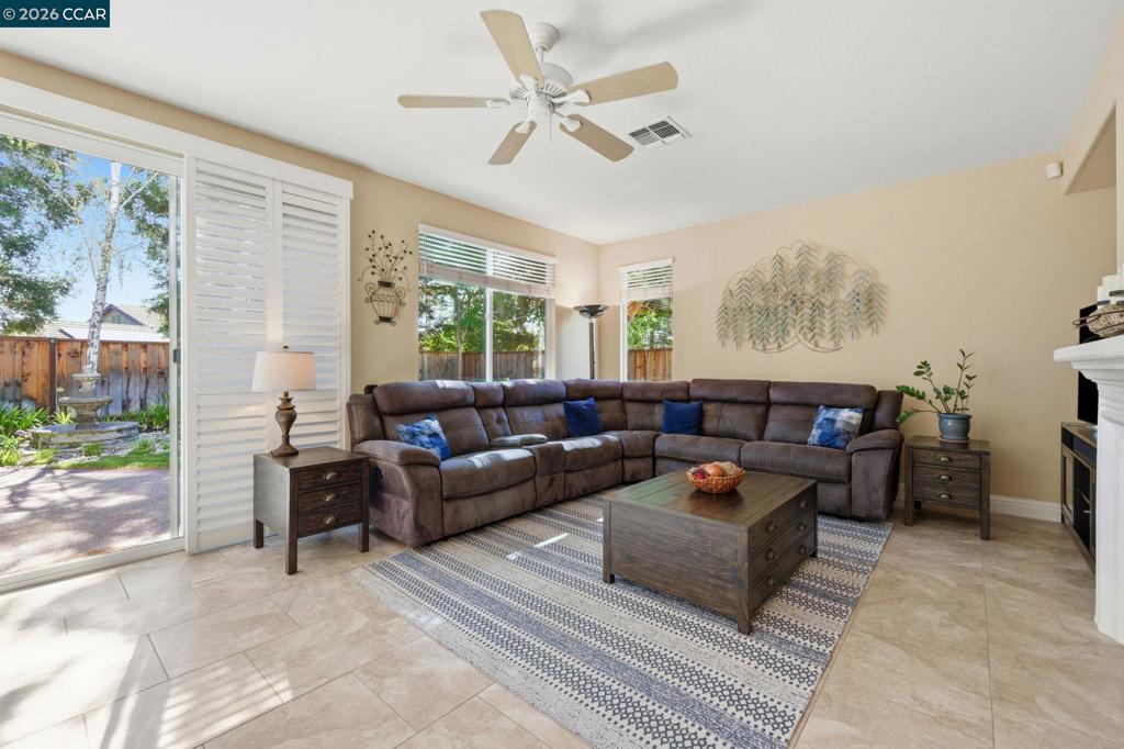 4505 Steed Way Property Photo 7