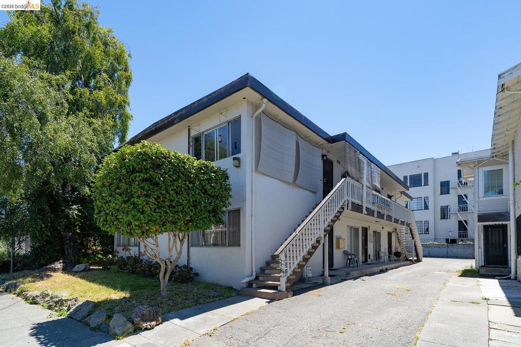 1246 Berkeley Way Property Photo 4