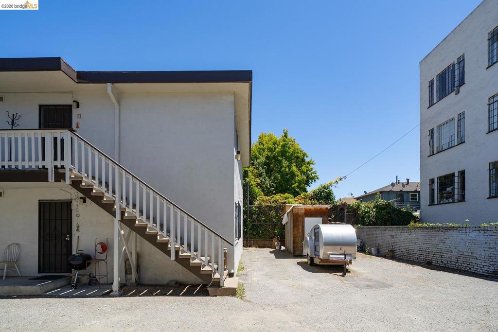 1246 Berkeley Way Property Photo 5