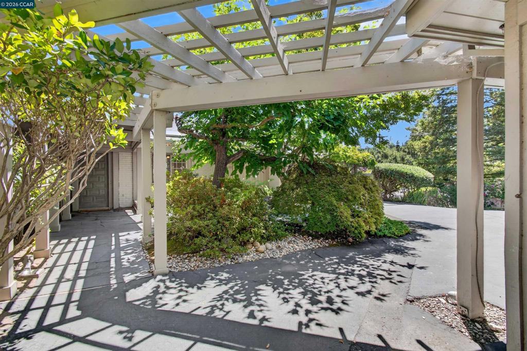 12 E Altarinda Property Photo 4