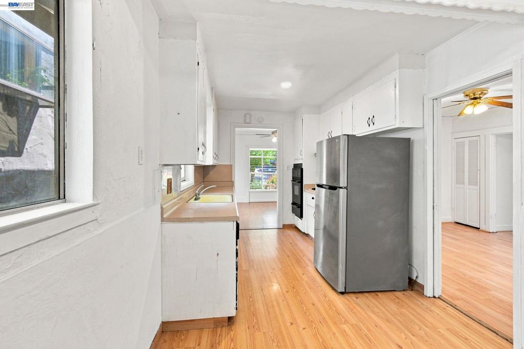 9821 Thermal Street Property Photo 14