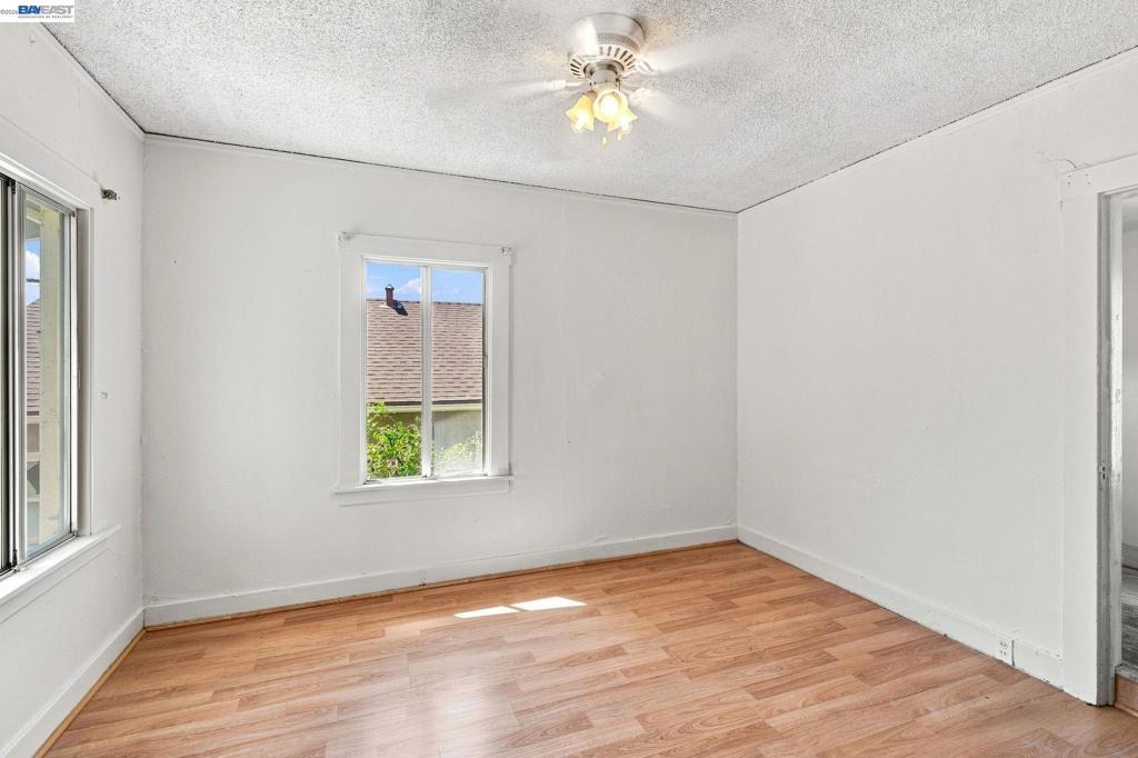 9821 Thermal Street Property Photo 16