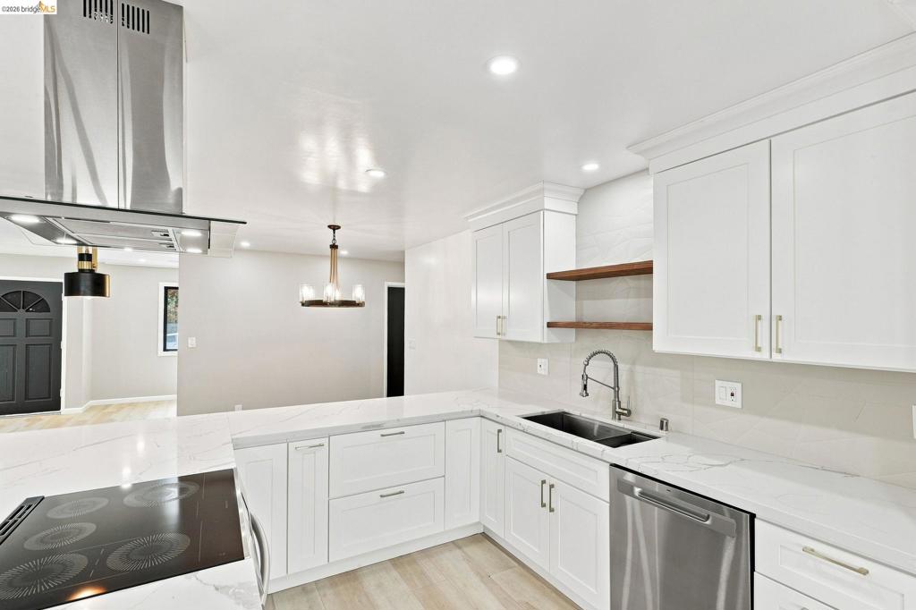 2303 Monte Vista Dr. Property Photo 6