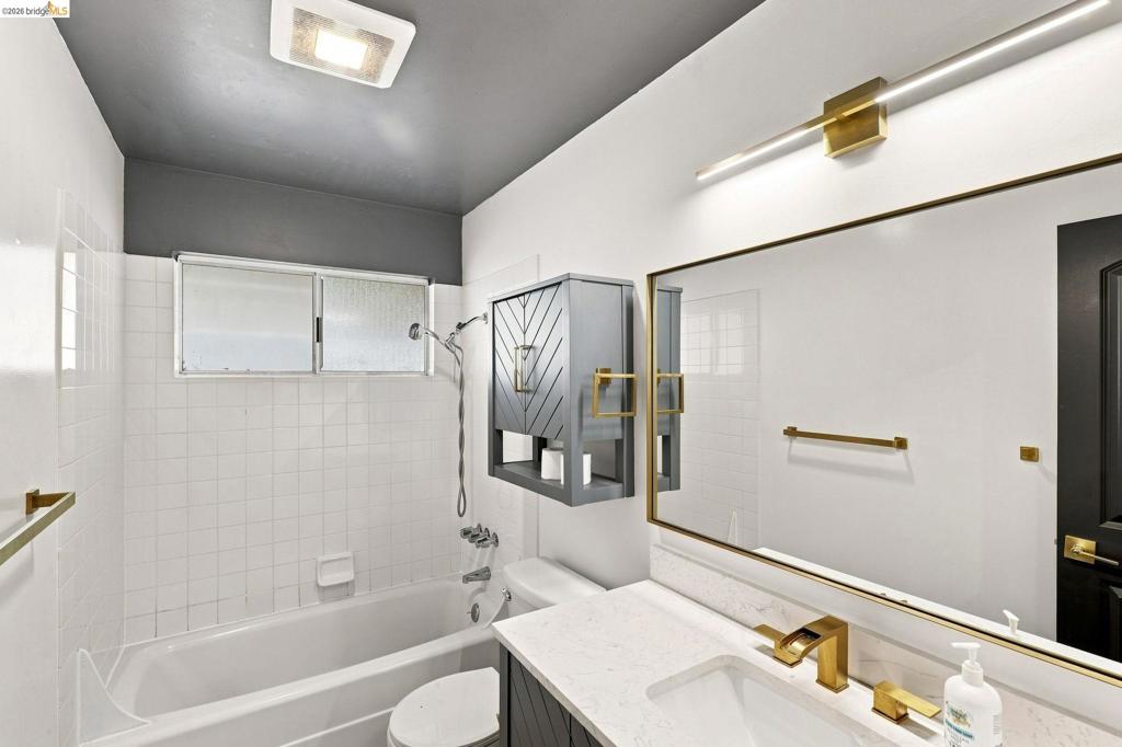 2303 Monte Vista Dr. Property Photo 17