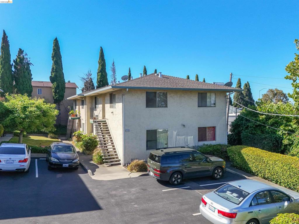 16298 Foothill Blvd Property Photo 5