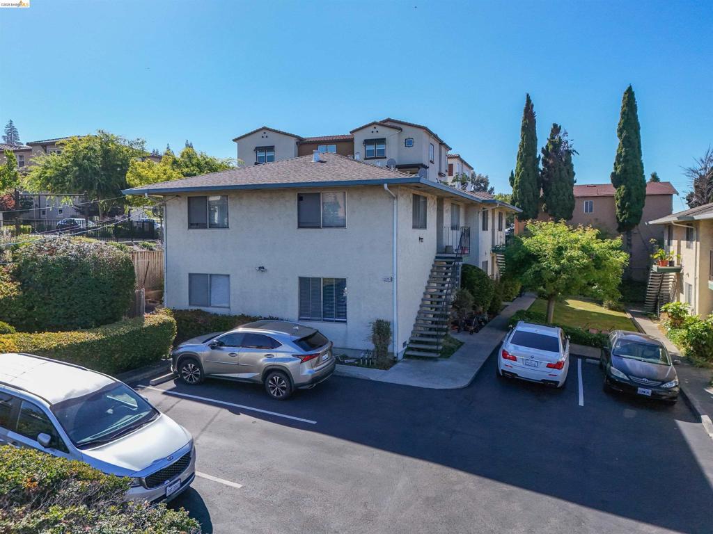 16298 Foothill Blvd Property Photo 6