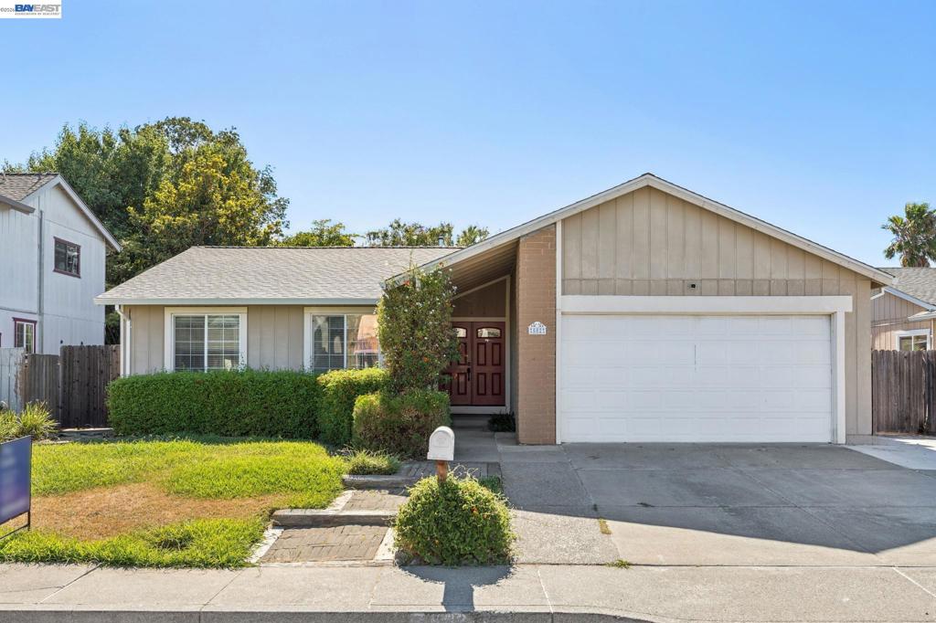 502 Shrike Ct Property Photo 1