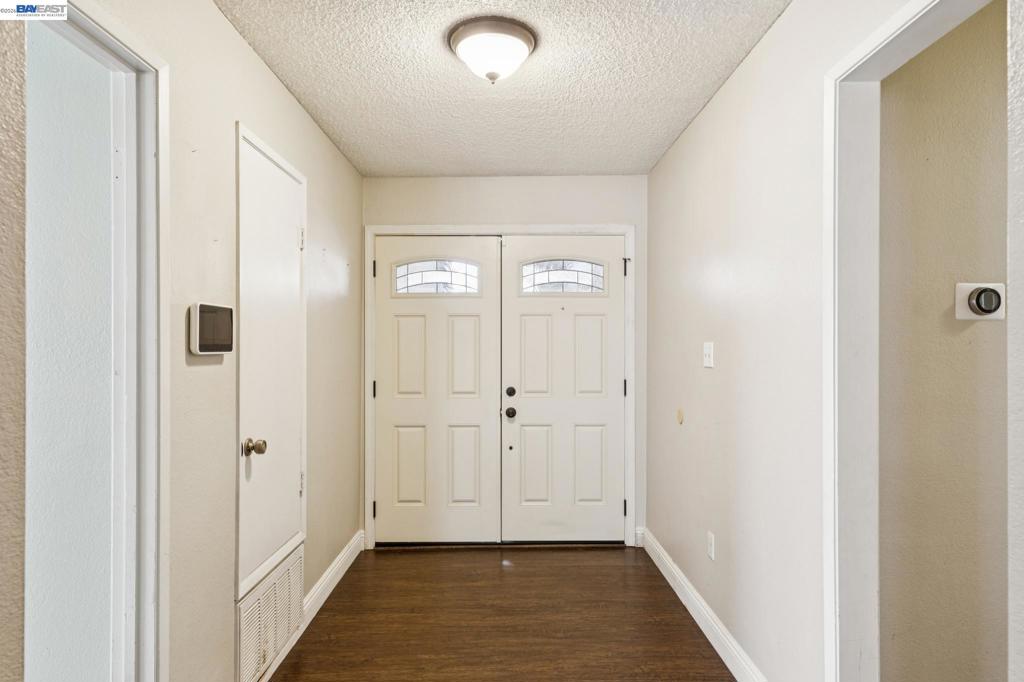 502 Shrike Ct Property Photo 5