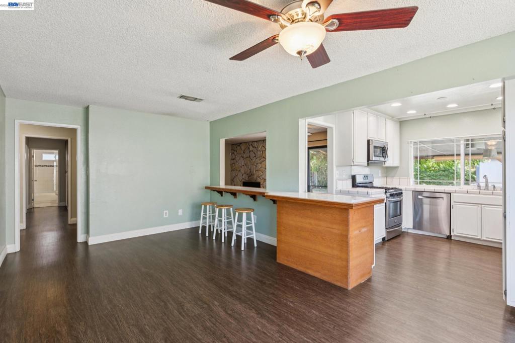 502 Shrike Ct Property Photo 8