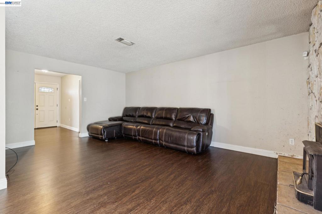 502 Shrike Ct Property Photo 23
