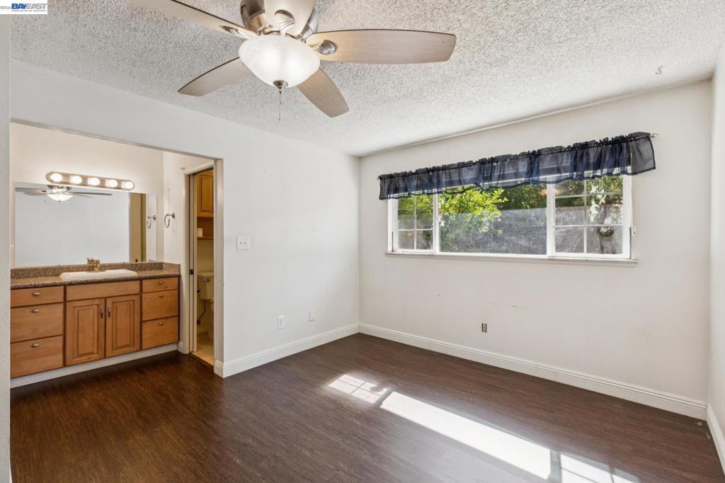 502 Shrike Ct Property Photo 26