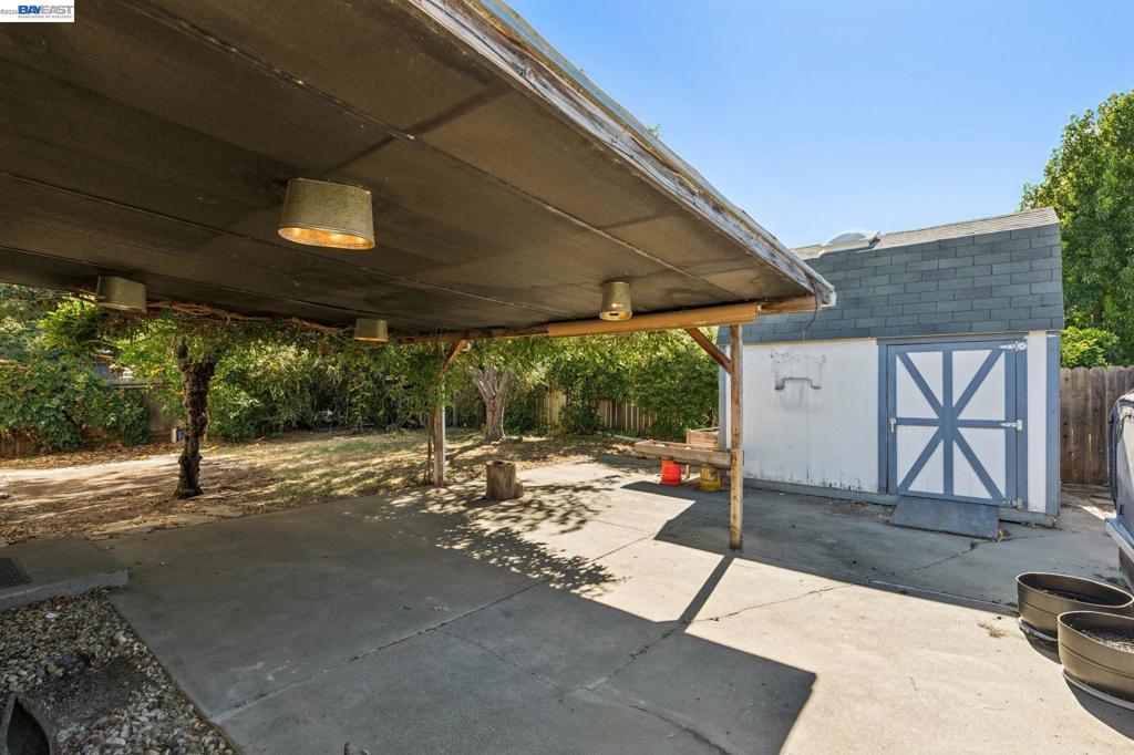 502 Shrike Ct Property Photo 35