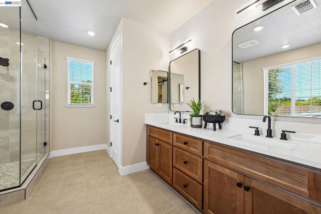 802 Abigail Property Photo 25