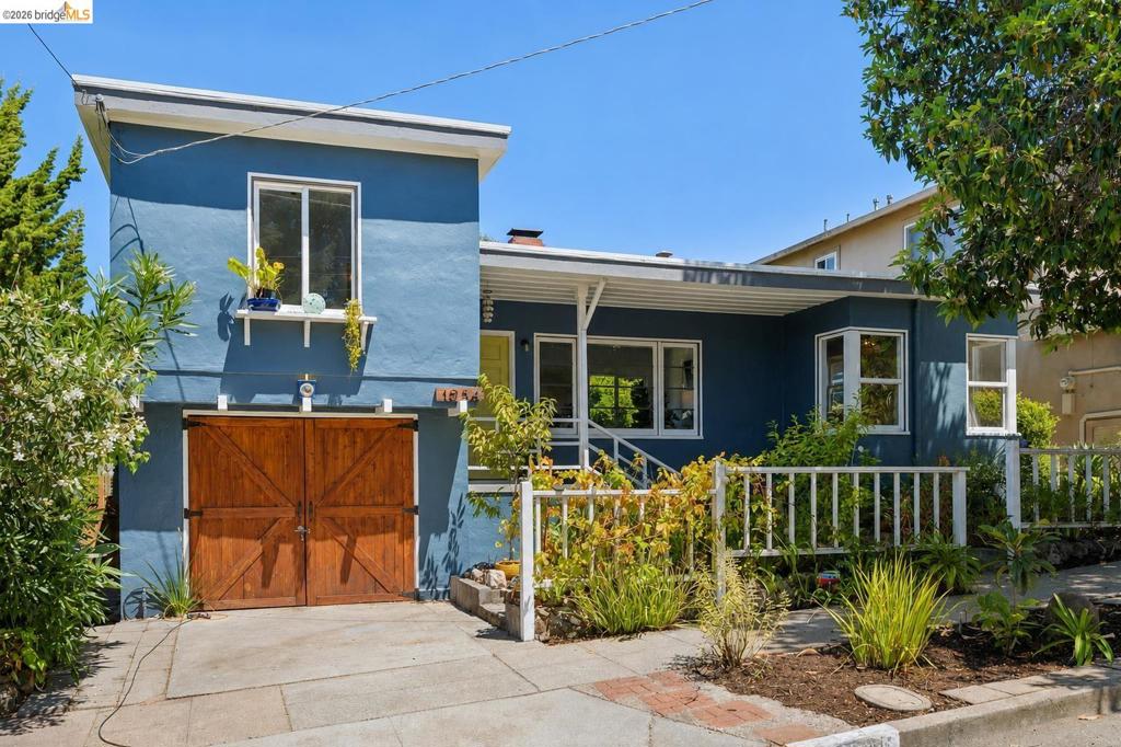 1934 Santa Clara St Property Photo 1