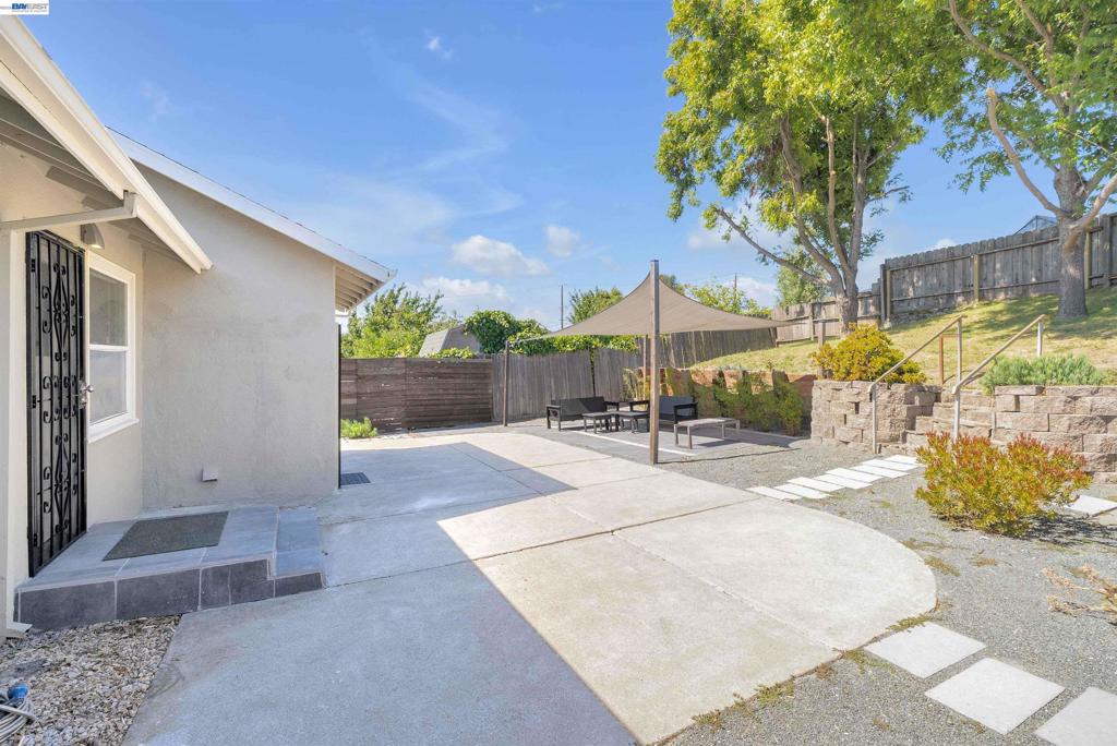 2518 Tara Hills Dr Property Photo 28