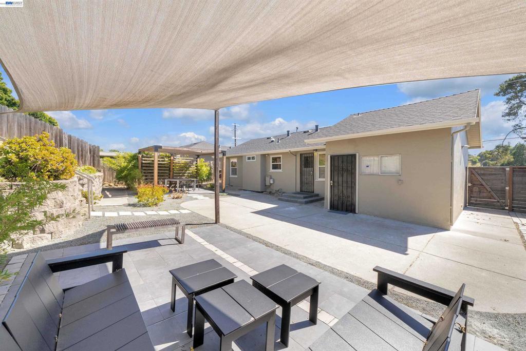 2518 Tara Hills Dr Property Photo 33