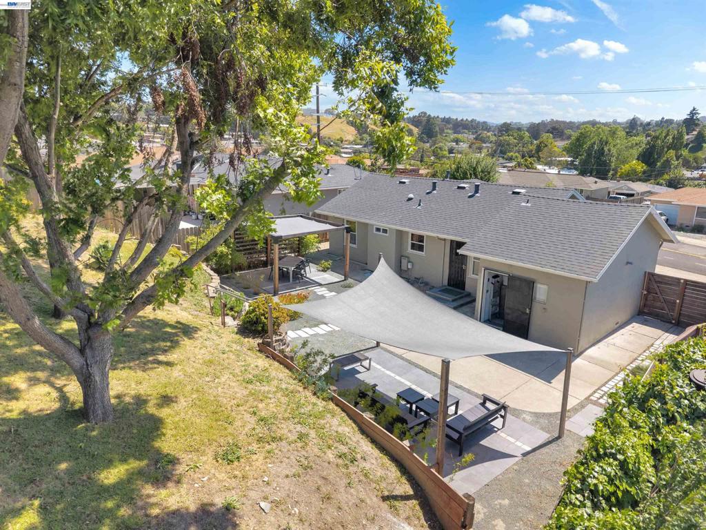 2518 Tara Hills Dr Property Photo 38