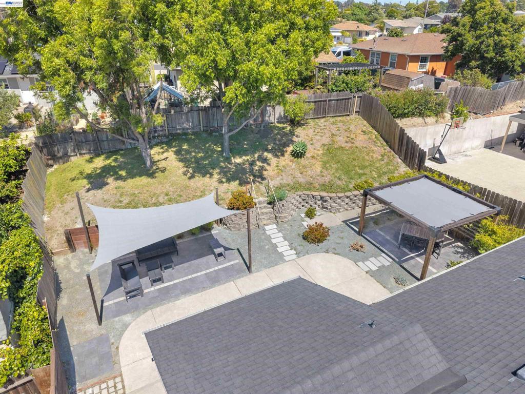 2518 Tara Hills Dr Property Photo 40