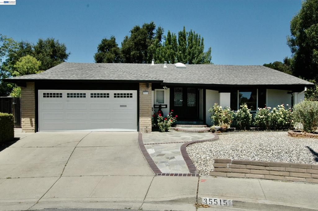 35515 Dee Place Property Photo 1