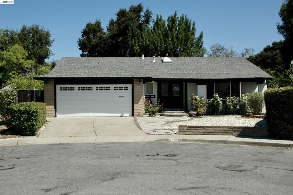 35515 Dee Place Property Photo 2