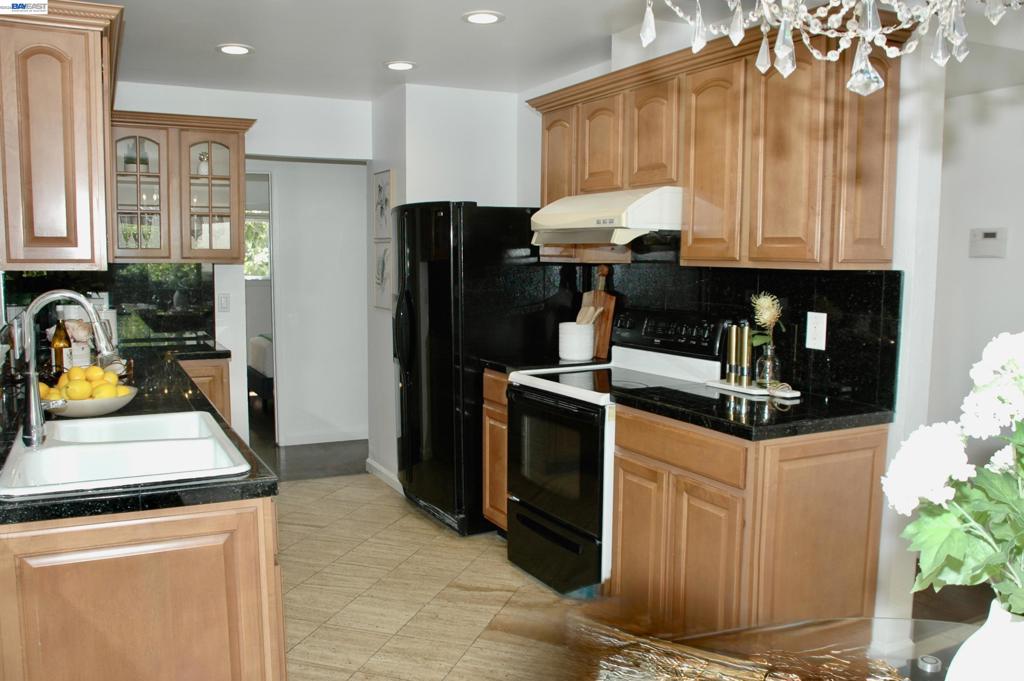 35515 Dee Place Property Photo 11