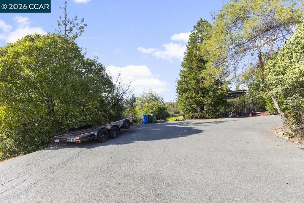 1081 Scots Ln Property Photo 17