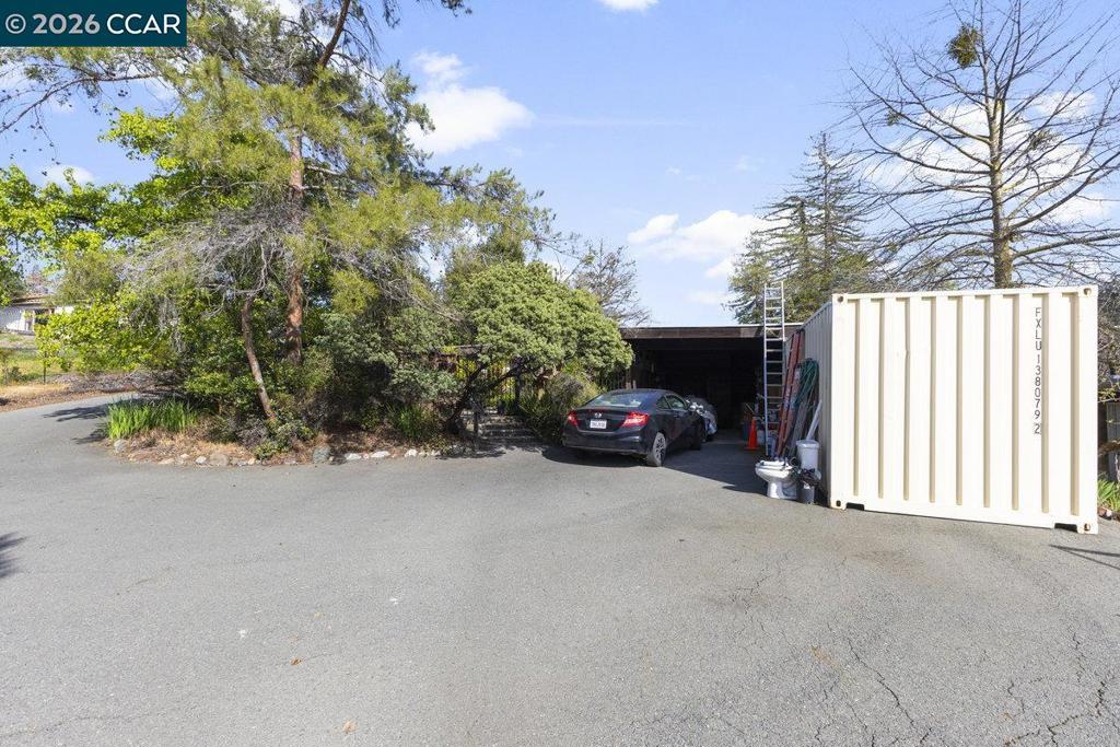 1081 Scots Ln Property Photo 18