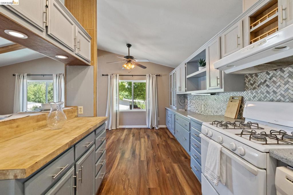 18717 Mill Villa Rd. #414 Property Photo 8
