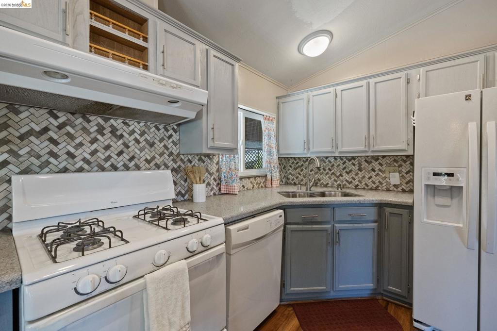 18717 Mill Villa Rd. #414 Property Photo 10