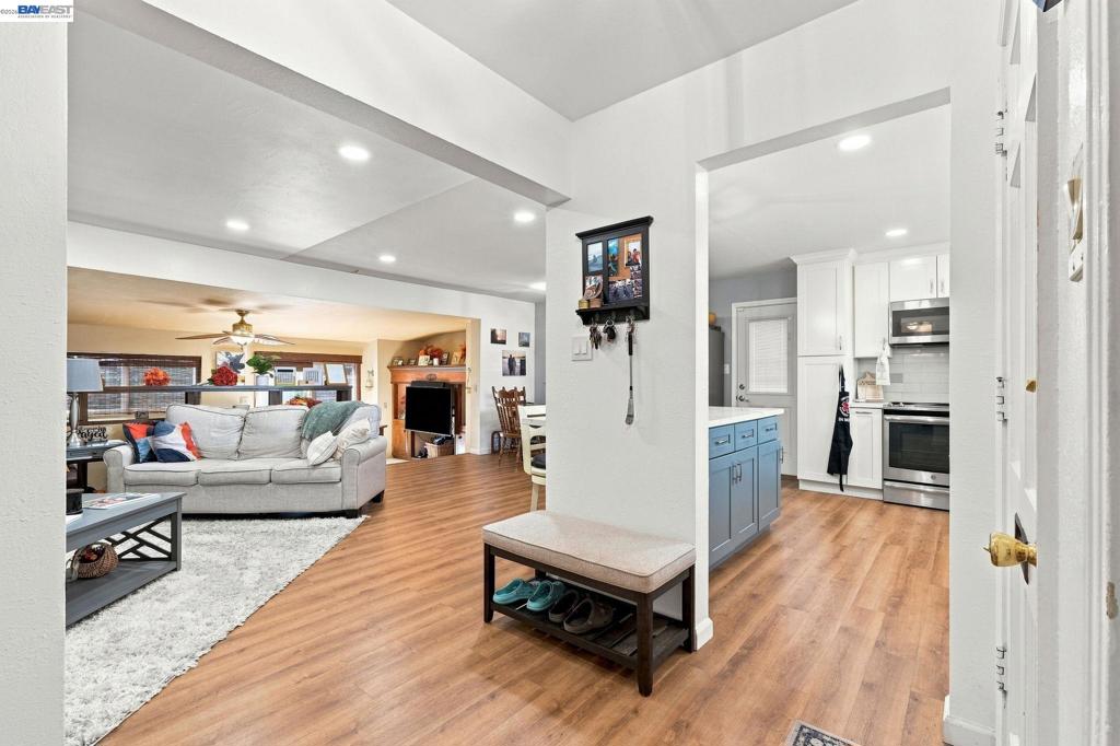 20927 Nunes Ave Property Photo 3